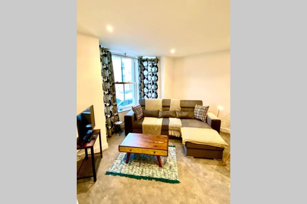 Stunning New Apartment Set In St Leonards On Sea Hollington  Eksteriør billede